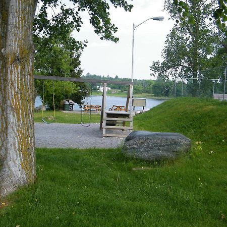 Campbellford River Inn Exterior photo
