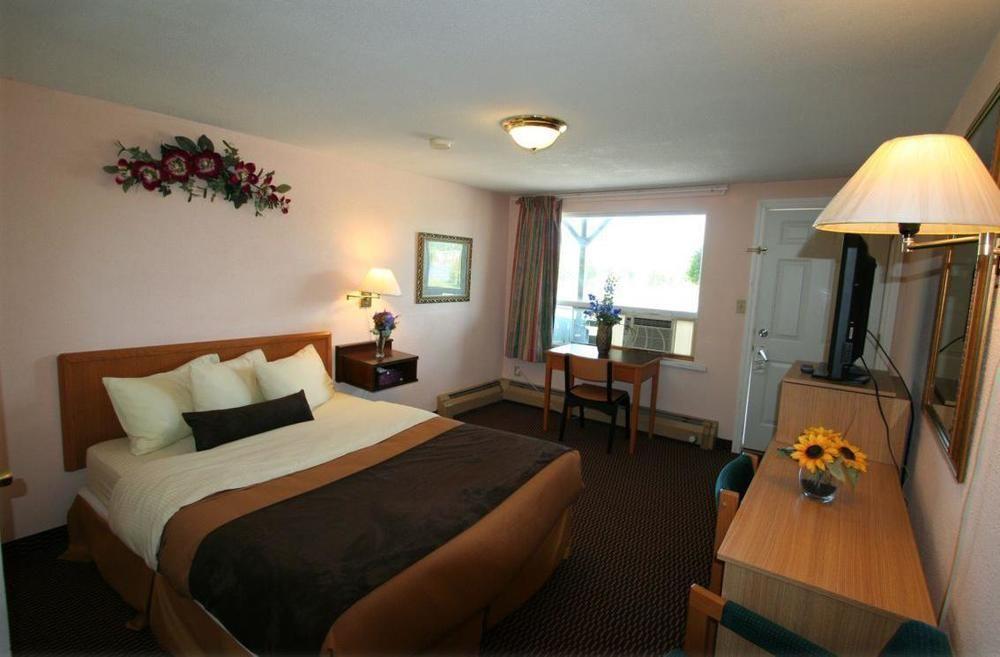 Campbellford River Inn Exterior photo